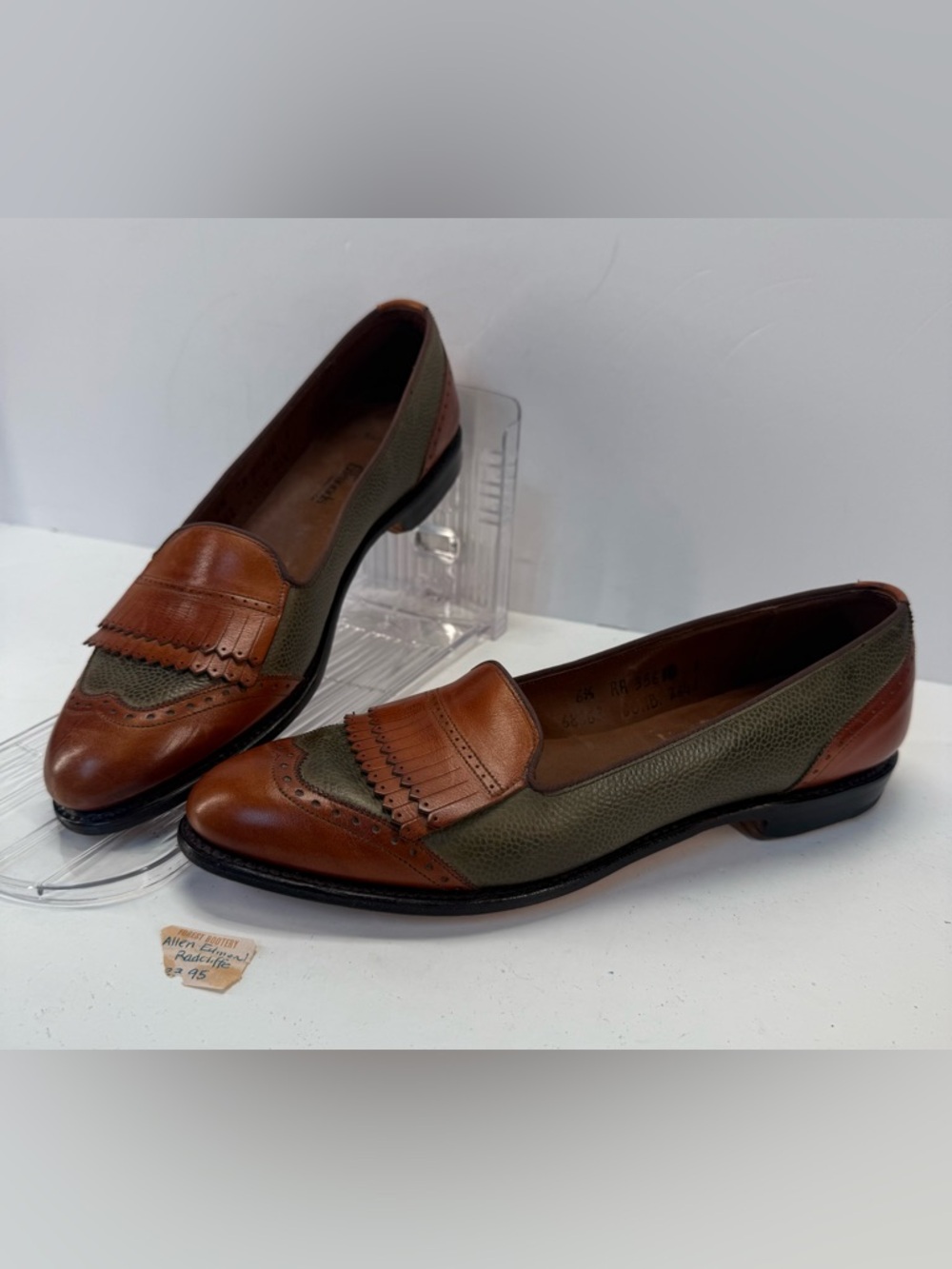 Allen Edmonds 2 tone wing tip Brown and green Leather loafer women’s size 6.5